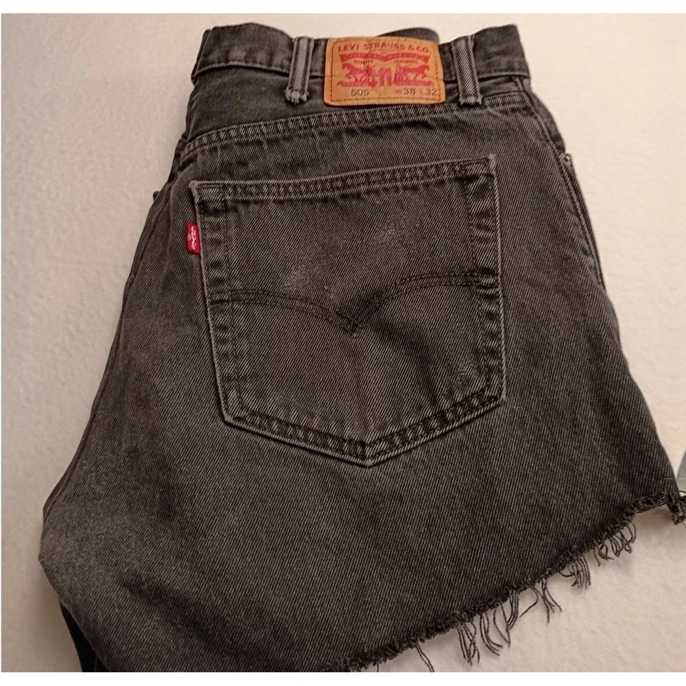 Levis 505 Men's Black Denim Cut Off Shorts Raw Hem W38 Regular Five Pocket Short